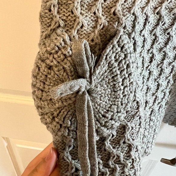 Grey Short-Sleeved Sweater - Picture 5 of 6